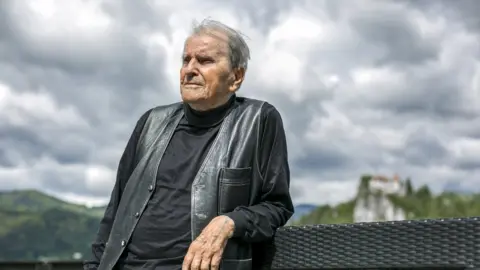 Tina Ramujkic Image shows Peter Florjancic