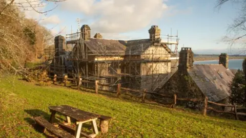 National Trust - Iolo Penri Plas yn Rhiw