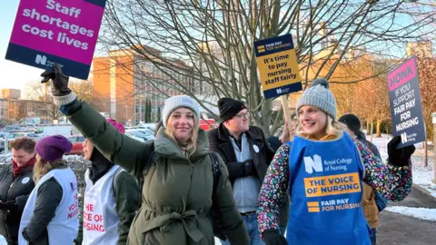 BBC Striking nurses in Cambridge