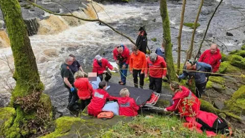 Edale Mountain Rescue Team River Rescue