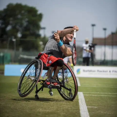 Phil Coomes/BBC Gustavo Fernandez