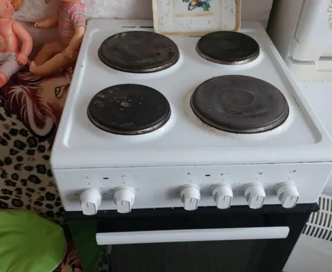 Southend-on-Sea City Council A cooker in a living room