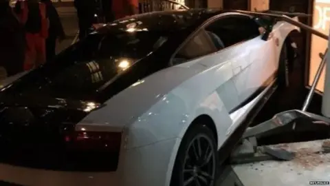 Met Police The crashed Lamborghini Gallardo