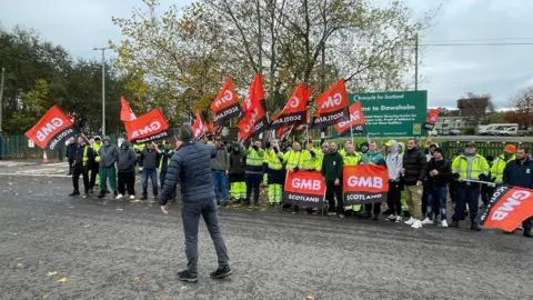 GMS picket line in Glasgow