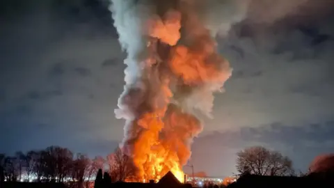 Jess Devlin Big smoke cloud above Hermitage Mill