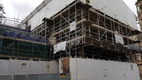 LDRS Wakefield crown court building exterior