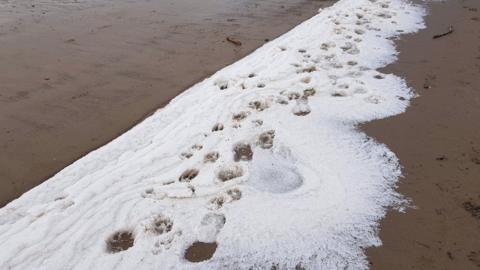 Sea Freezes At Weston-super-mare - Bbc News