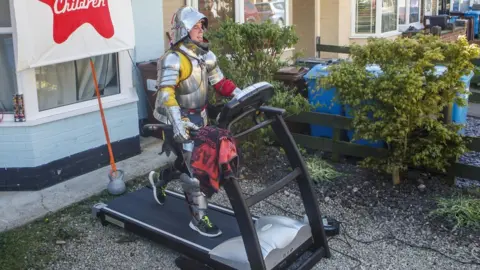 Danny Lawson Mike Manders on the treadmill