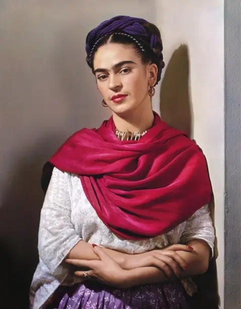 Nickolas Muray Photo Archives Frida Kahlo: Making Her Self Up