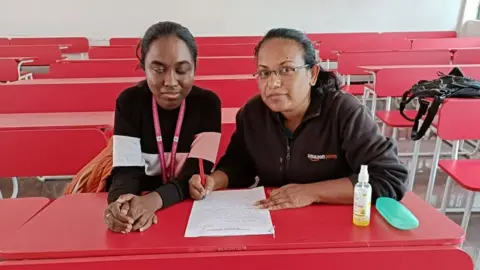 Pushpa Pushpa with a blind candidate