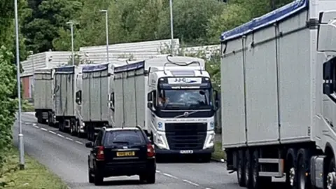 Simmo Burgess Lorry queue