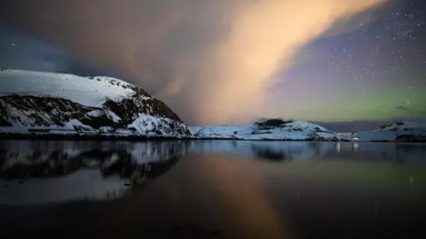 Sean/BBC Weather Watchers Aurora and a snow shower