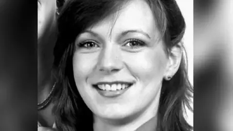 Black and white photo of a young Suzy Lamplugh 