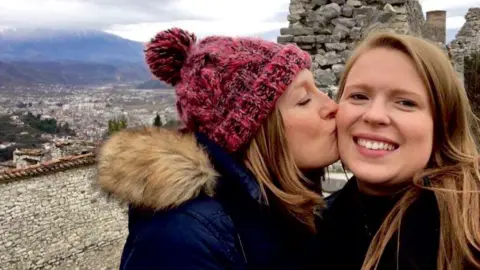 Family Tracey Farndon and daughter Jess