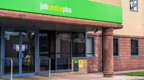 Getty Images Obrázek budovy Job Center Plus