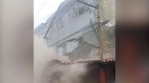 Building collapse in El Junquito