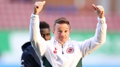 Noel Hunt salutes the Reading supporters 