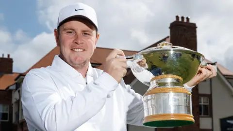 Robert MacIntyre with the Scottish Open trophy