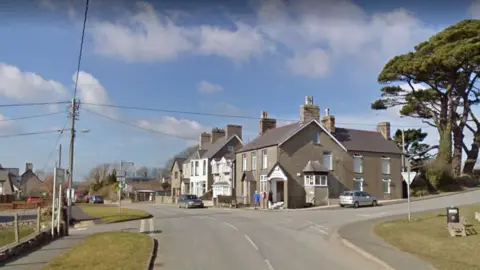 Google B4413 near Botwnnog