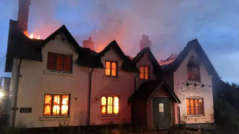 @SFRS_SHardiman/Shropshire Fire and Rescue The pub on fire