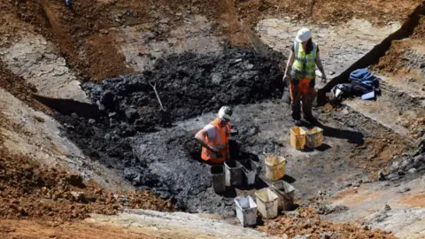 Oxford Archaeology East Excavation in Raunds