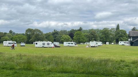 Travellers site set up at Victoria Park, in Leamington