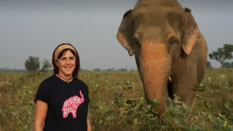 Wildlife SOS Debbie Haynes and an elephant