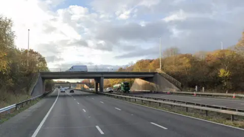 M42 stretch to close for urgent repairs