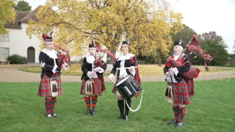 Dagenham Girl Pipers