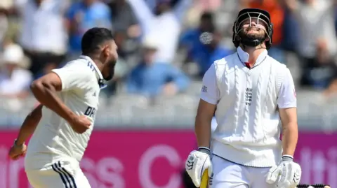 Mohammed Siraj and Ben Duckett