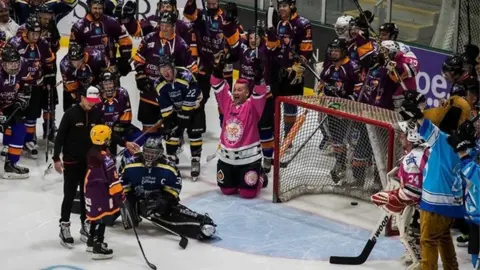 Dave Williams Mia Thorne's ice challenge