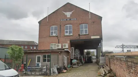 Google The Old Warehouse on Bridge Street.