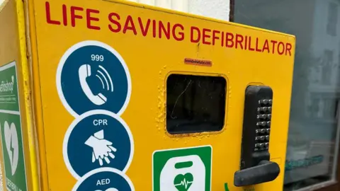 A photo of the defibrillator