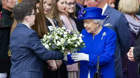 Getty Images / pool Queen flowers