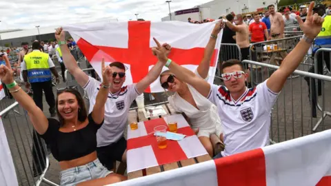 Getty Images Fans in Manchester watch England play Croatia in Euro 2020