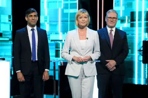 PA Media Prime Minister Rishi Sunak (left), host Julie Etchingham and Labour Party leader Sir Keir Starmer during the ITV General Election debate