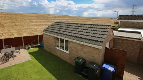 Tom Maddick / SWNS Doncaster bund