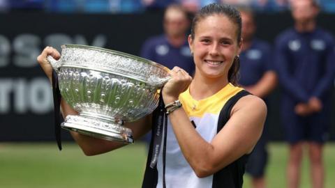 Daria Kasatkina with the Eastbourne trophy