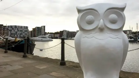 St Elizabeth Hospice One of the unpainted owls at Ipswich's Waterfront