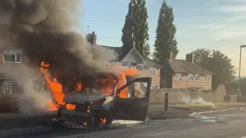 YAPPAPP The van on fire