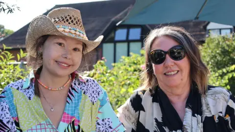 Handout Daisy Murfin and mum Lynda Conway