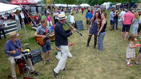 Paul Carrera Summer fun and music at Charlbury Riverside Festival