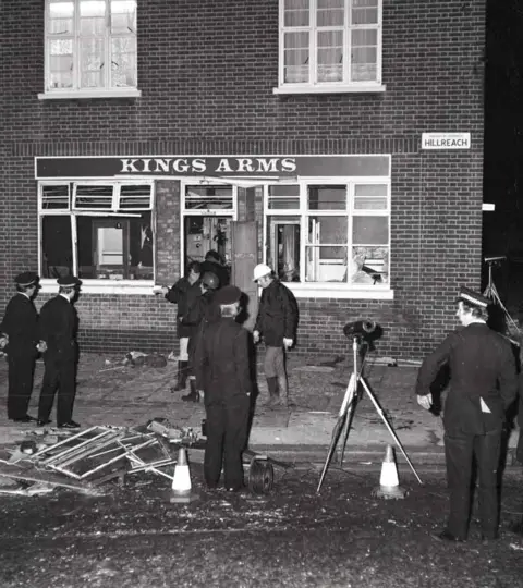 www.chrismansfieldphotos.com King's Arms after the bombing