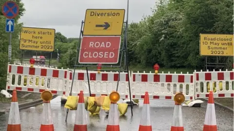 A11 delays as lane closed for reconstruction