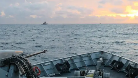 UK Ministry of Defence HMS Severn tracks Russia's RFN Stoikiy in the English Channel