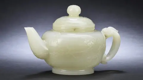 South Beds News Agency White jade teapot