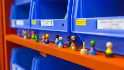 Spielmaterial.de Painted wooden figures for a board game