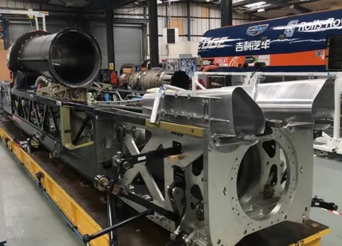 BLOODHOUND SSC Chute tubes
