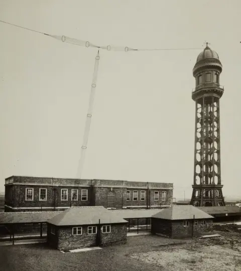 The Board of Trustees of the Science Museum The 2ZY radio station aerial