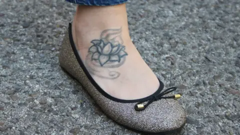 www.tatteco.com/cdn/shop/products/minimalist-lotus...